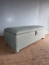Load image into Gallery viewer, Blanket Box on Covered Bun Feet