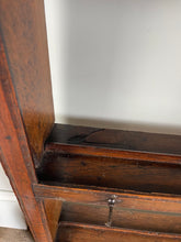 Load image into Gallery viewer, Georgian Scalloped Trimmed Plate Rack