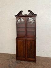 Load image into Gallery viewer, 18th / 19th Century Mahogany Bookshelf / Cabinet