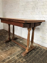 Load image into Gallery viewer, Extendable Oak Table