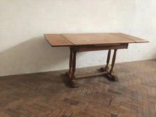 Load image into Gallery viewer, Extendable Oak Table