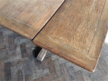 Load image into Gallery viewer, Extendable Oak Table