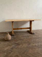 Load image into Gallery viewer, Scrubbed Pine Table