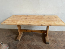 Load image into Gallery viewer, Scrubbed Pine Table