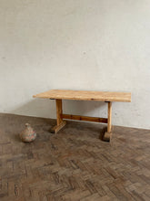 Load image into Gallery viewer, Scrubbed Pine Table