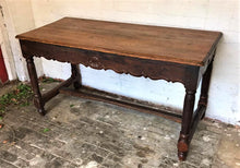 Load image into Gallery viewer, Antique Shell Detailed Carved Table