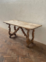 Load image into Gallery viewer, Spanish Oak Table