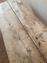 Load image into Gallery viewer, Spanish Oak Table