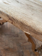 Load image into Gallery viewer, Spanish Oak Table