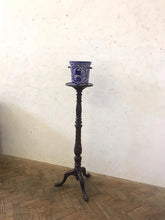 Load image into Gallery viewer, Victorian Torchere