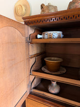 Load image into Gallery viewer, Georgian Mahogany Linen Press.
