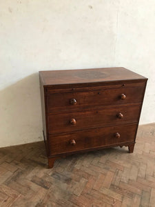 Beautiful Victorian Chest of Drawers with Brushing Tray.