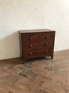 Beautiful Victorian Chest of Drawers with Brushing Tray.