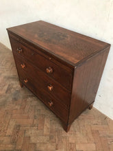 Load image into Gallery viewer, Beautiful Victorian Chest of Drawers with Brushing Tray.
