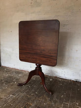 Load image into Gallery viewer, Georgian Mahogany Tilt Top Table
