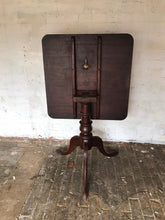 Load image into Gallery viewer, Georgian Mahogany Tilt Top Table
