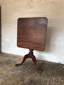Georgian Mahogany Tilt Top Table