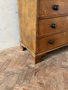 Georgian Oak Chest of Drawers - with mother of pearl inlay on handles.