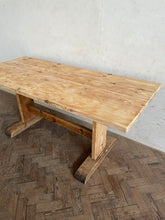 Load image into Gallery viewer, Scrubbed Pine Table
