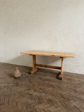 Load image into Gallery viewer, Scrubbed Pine Table
