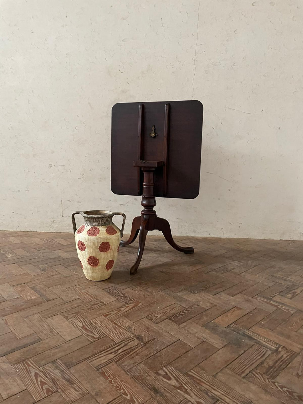 Georgian Mahogany Tilt Top Table